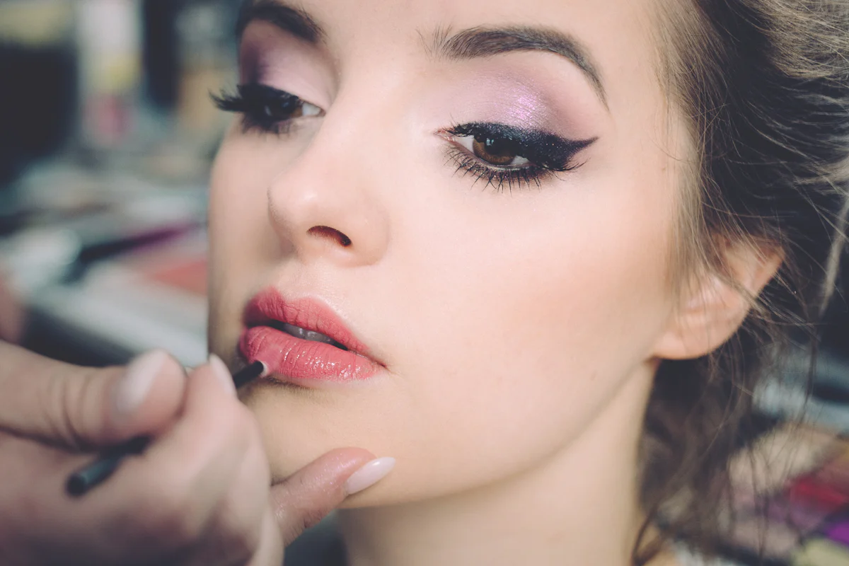 Brow Lamination Explained: The Fluffy Brow Trend